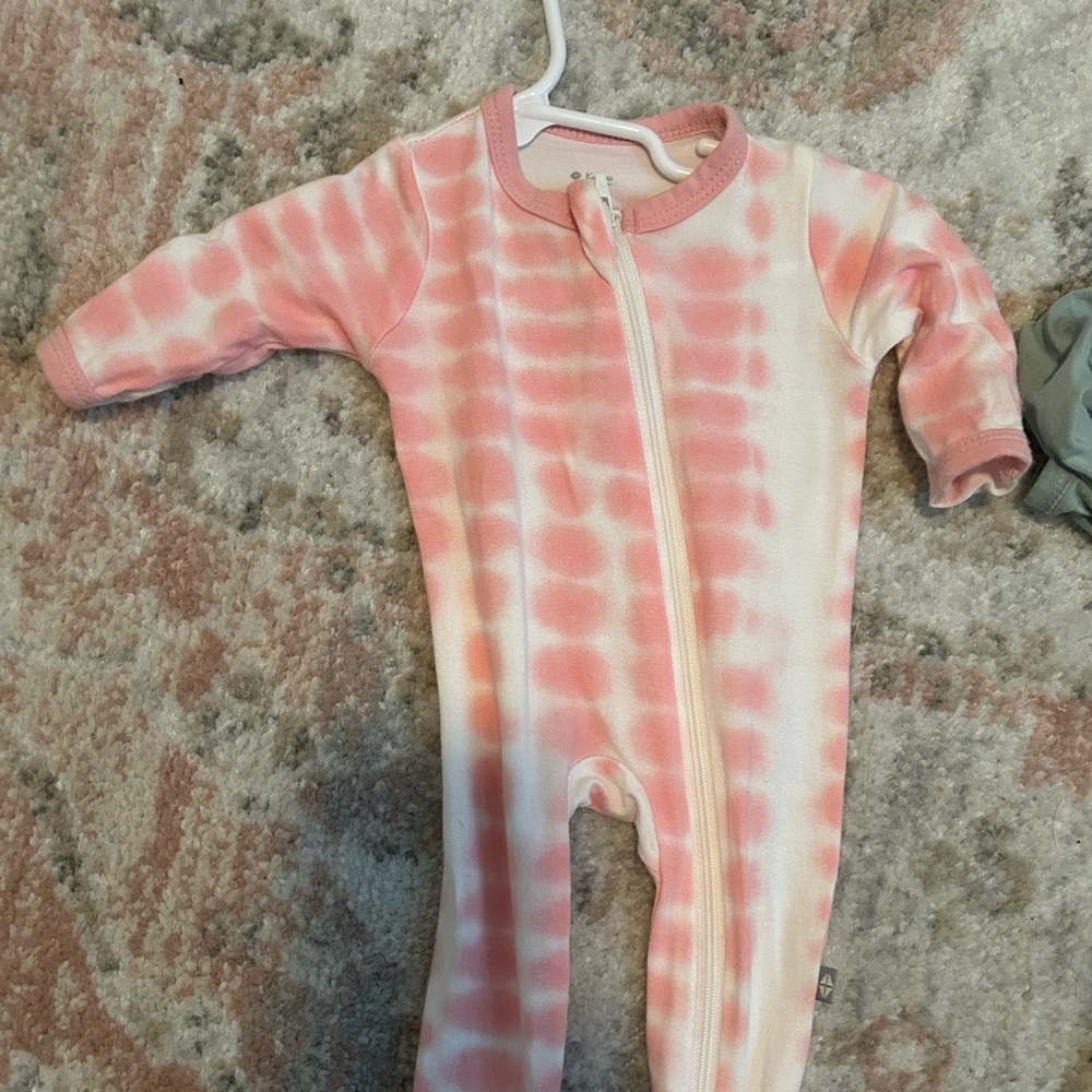 Kyte baby crepe rip tide footie NB